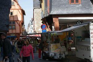 La Rue Poterie conserve de pittoresques maisons &agrave; porches et &agrave; pans de bois
